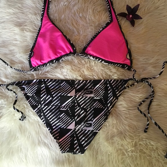 Volcom Bikini size L excellent like new pre- owned - Picture 3 of 4